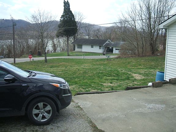 4th image of 33029 Morrison Ln
