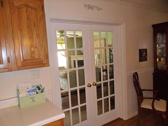 3rd image of 850 Pinnell Ln