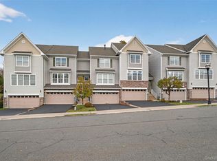 1404 Hawthorn Way, New Windsor, NY 12553