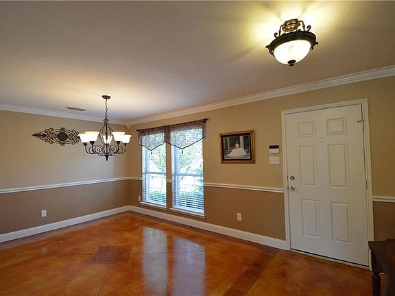 4th image of 2005 Lake Highlands Dr
