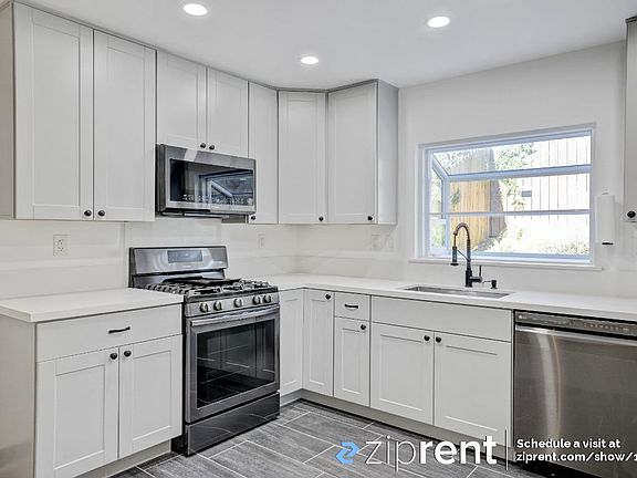 5th image of 905 S California Ave APT M
