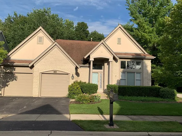 2803 Wildflower Ct, Glenview, IL 60026