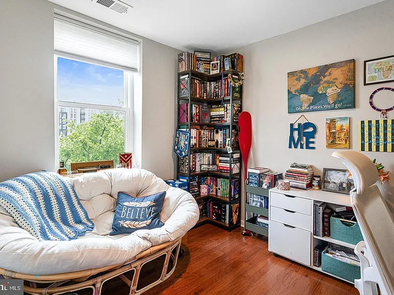 55 M St NW #202 — Photo 6