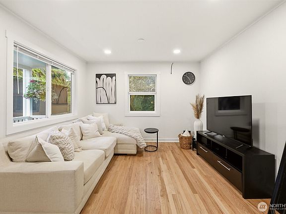 5th image of 15504 25th Avenue NE