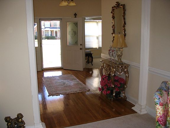 Front door foyer, with hardwood floors