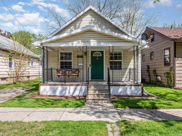1812 Mershon St, Saginaw, MI 48602