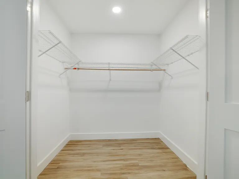 127 Evergreen Ln #4 — Photo 9