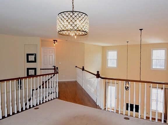 5th image of 362 Prairie Meadow Ln
