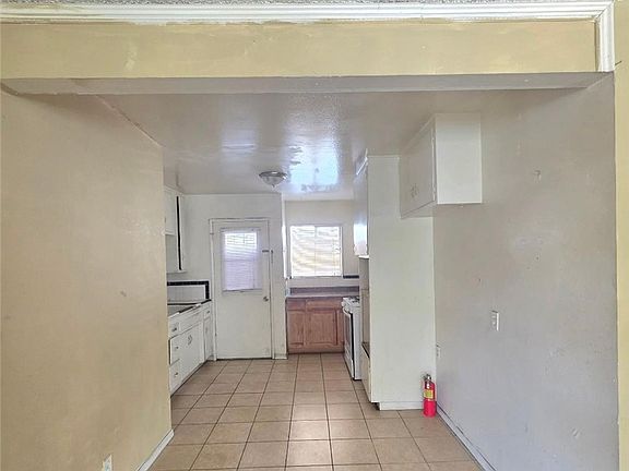 5th image of 1841 W Crestwood Ln #1841