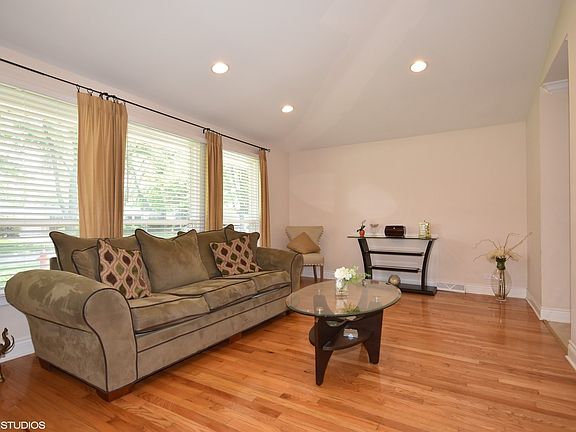 3rd image of 276 Diamond Head Dr