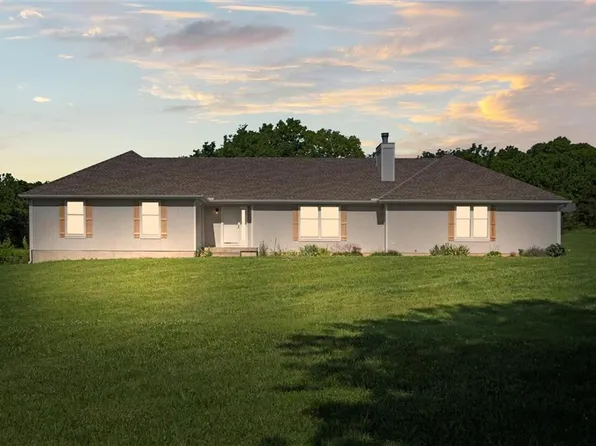 23404 Waverly Rd, Spring Hill, KS 66083
