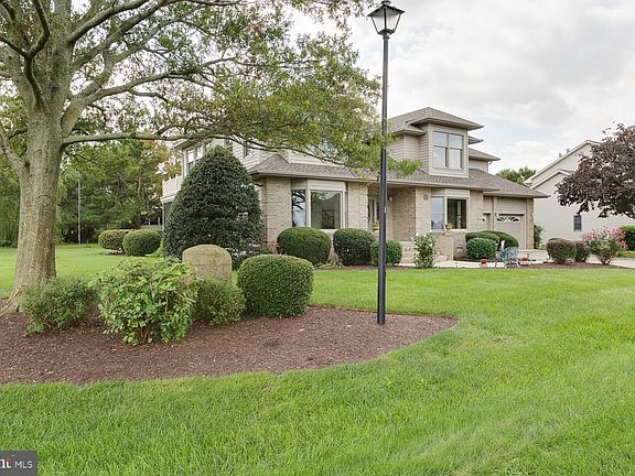 3rd image of 29365 Colony Dr