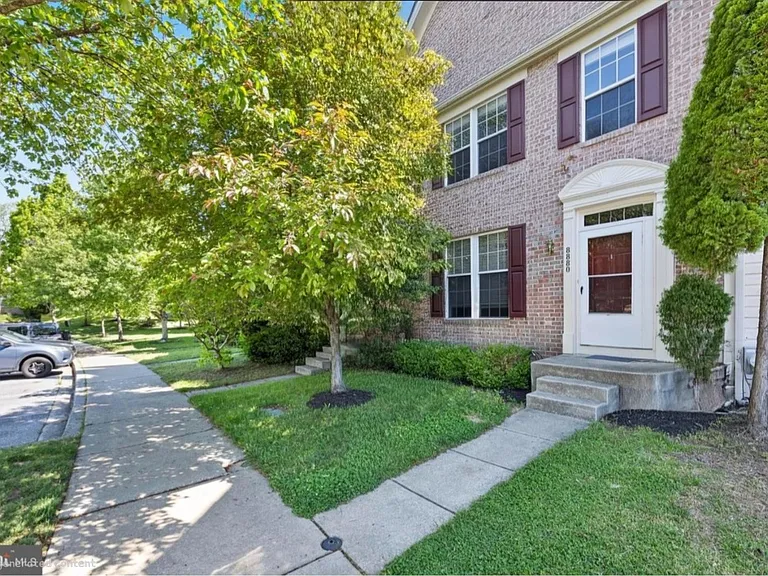 8880 Papillon Dr — Photo 1