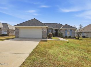 742 Sawgrass Lakes Dr, Brandon, MS 39042