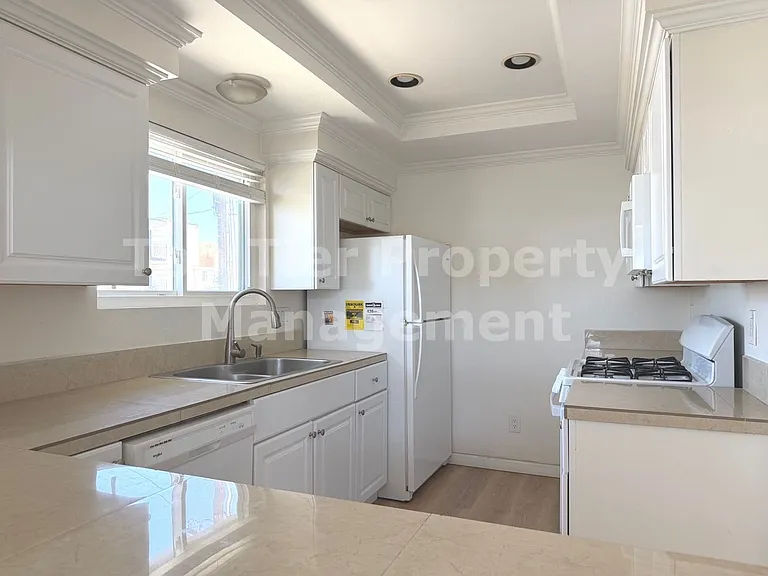 125 Acacia Ave — Photo 16