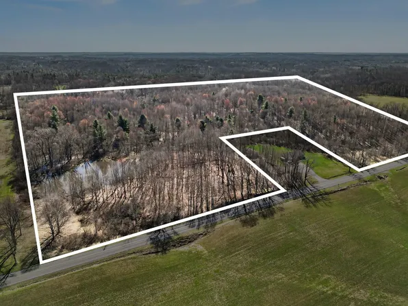 10410 N Division Ave, Sparta, MI 49345