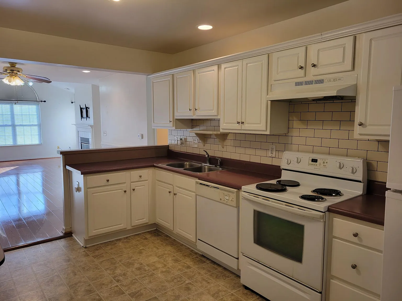 3 bed, 1725 sqft, $2,250 — Photo 3