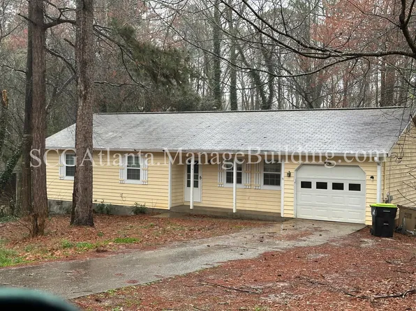 200 Pinehurst Dr, Stockbridge, GA 30281