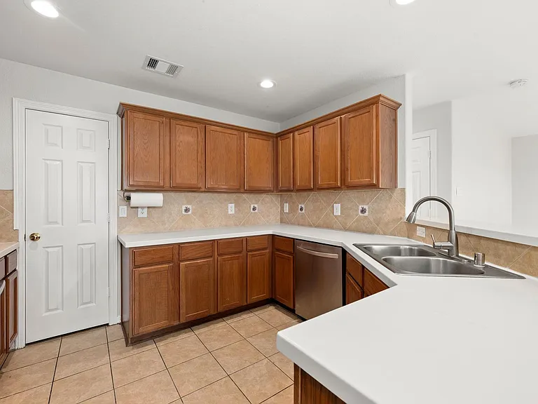 11914 E Vita Cir — Photo 14
