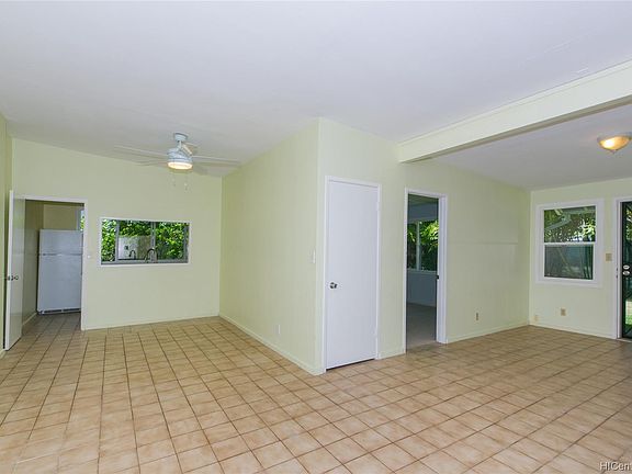 4th image of 828 Oneawa St APT C