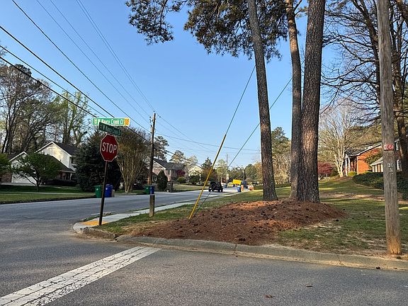 5th image of 1222 W Nancy Creek Dr NE