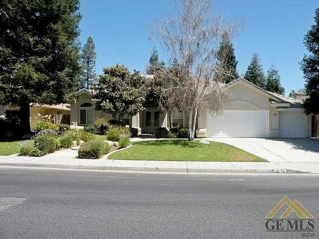 10404 Ascot Crossing St photo 1