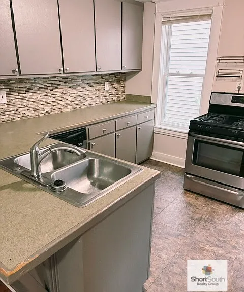 23 Fairbanks St NE — Photo 5