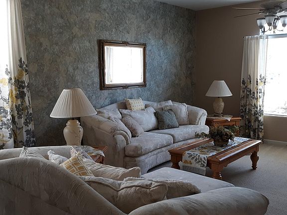 5th image of 1614 S 174th Ave