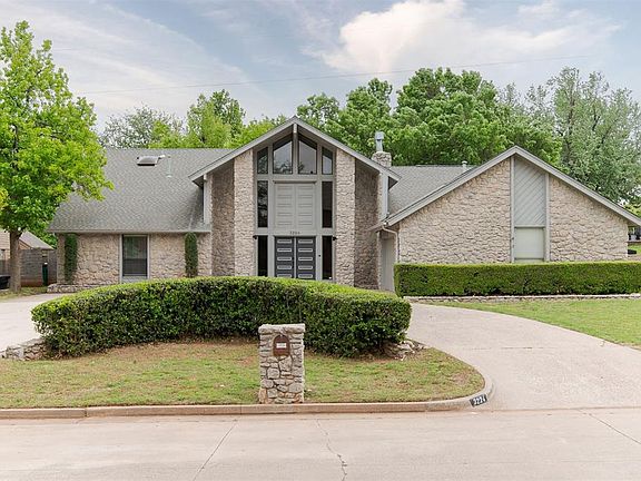 4th image of 3224 Rosewood Ln