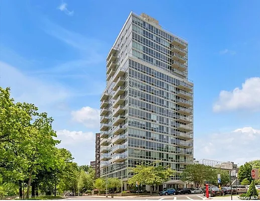 Sold by R New York | media 15