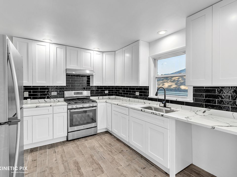 1st image of 18888 W Oak Ave #B
