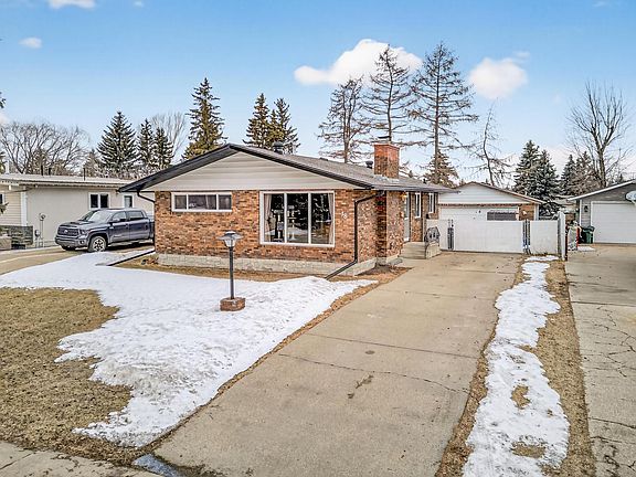 2nd image of 18 Hummingbird Rd