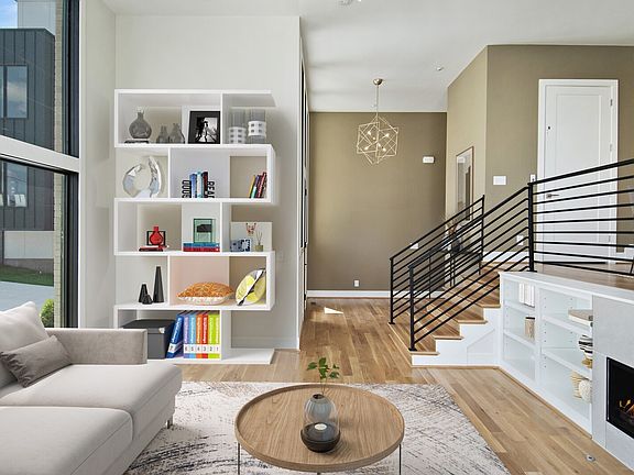 5th image of 6012A Hill Cir