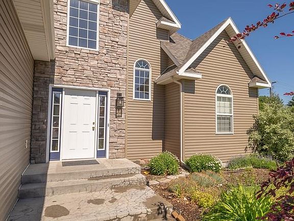 3rd image of 3510 Sycamore Cir