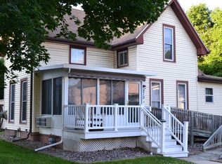 210 E 9th St, Cedar Falls, IA 50613