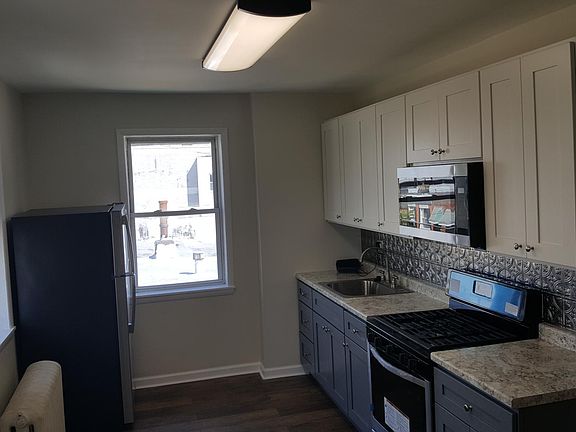 4th image of 1901 S 13th St Floor 3