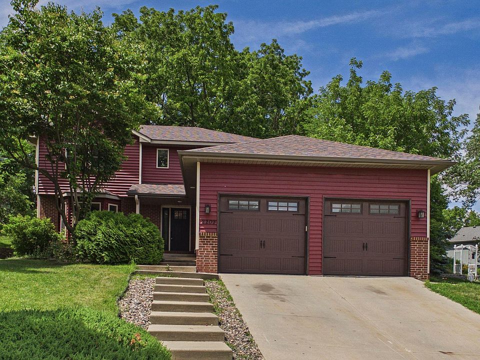 1st image of 2209 Beacon Dr SW