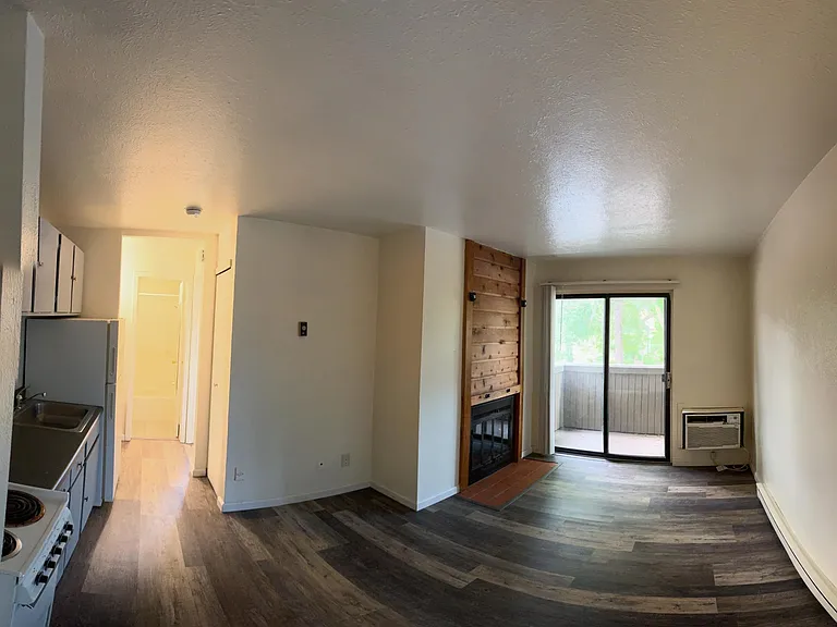 Spruce Street Apartments — Photo 3