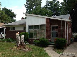 21640 Whitmore St, Oak Park, MI 48237
