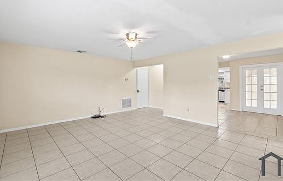 5th image of 3639 Harlowe Ave