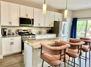4905 Devitt Pl, Oxon Hill, MD 20745