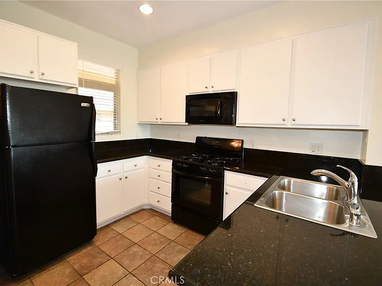 2742 Cabrillo Ave #302 — Photo 15