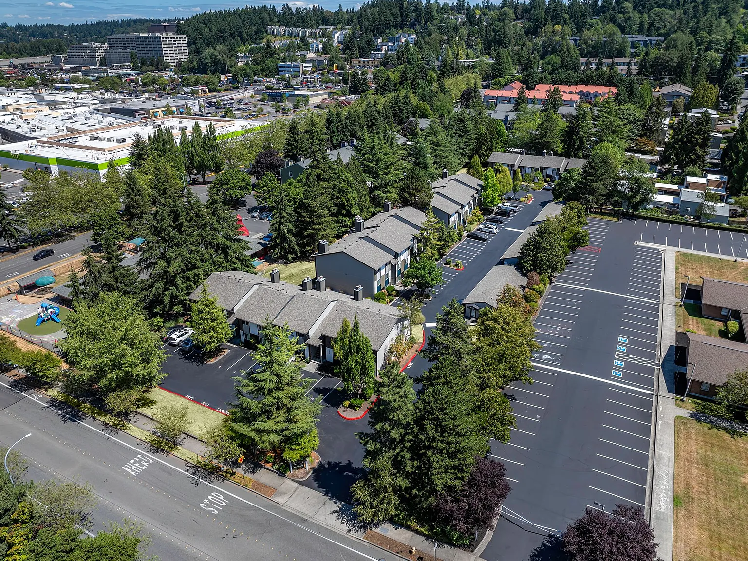 Cross Creek Apartments — Photo 4