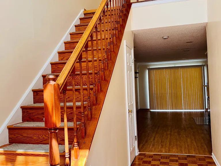 Coral Ct — Photo 14