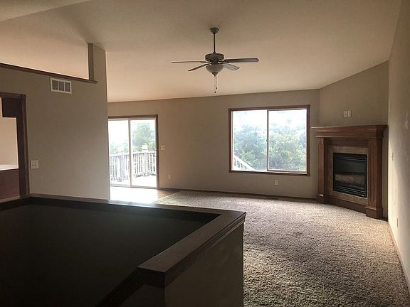 2nd image of 915 Forrest Glenn Dr
