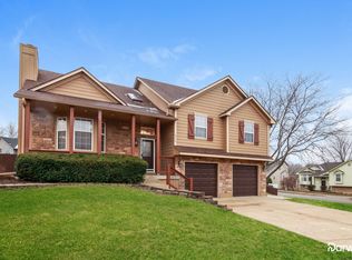 215 W Sierra Dr, Raymore, MO 64083