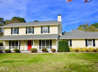 300 Country Squire Dr, Fayetteville, GA 30215