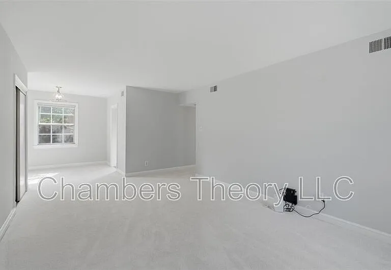 2603 Arlington Blvd #102 — Photo 4