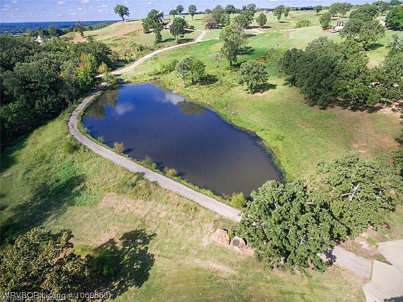 4th image of 1023 River Chase Dr
