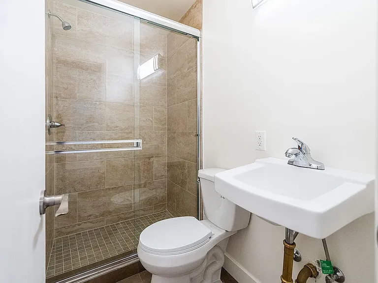 1011 San Julian St #204 — Photo 13